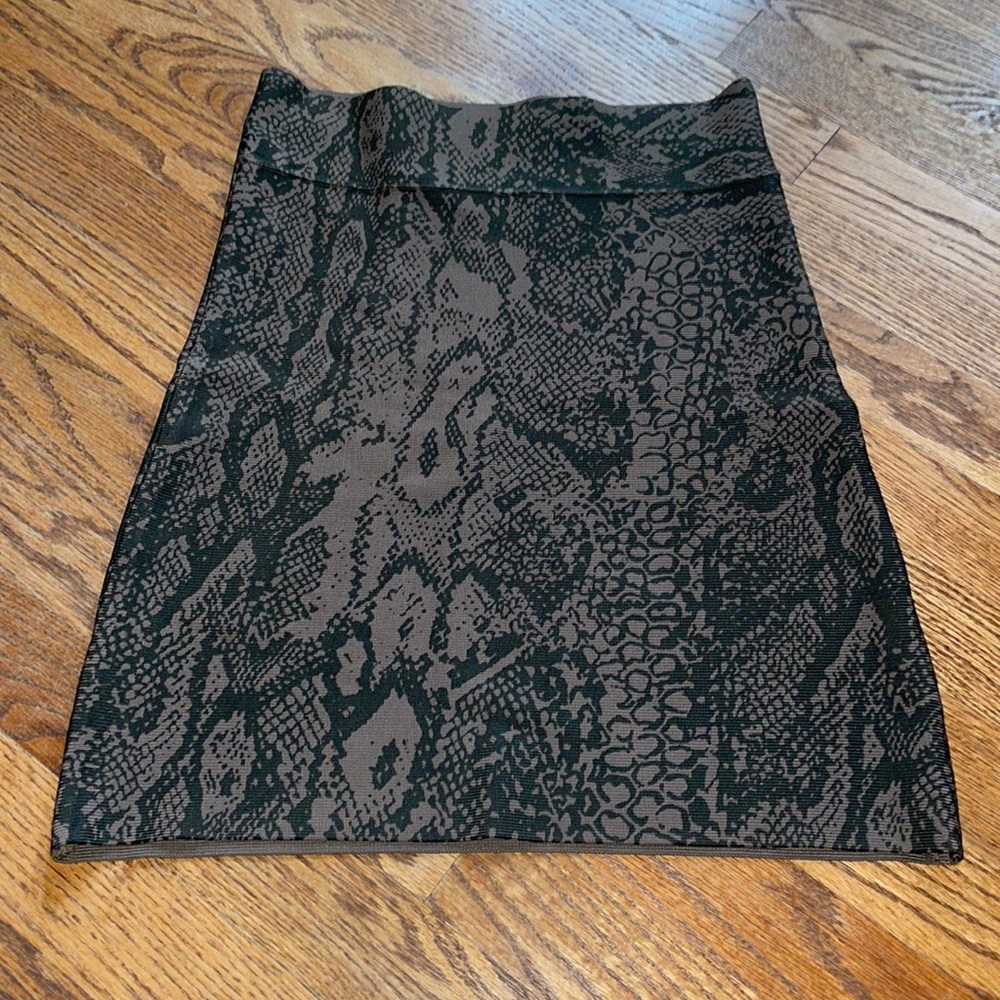 BCBG snake-print skirt size small